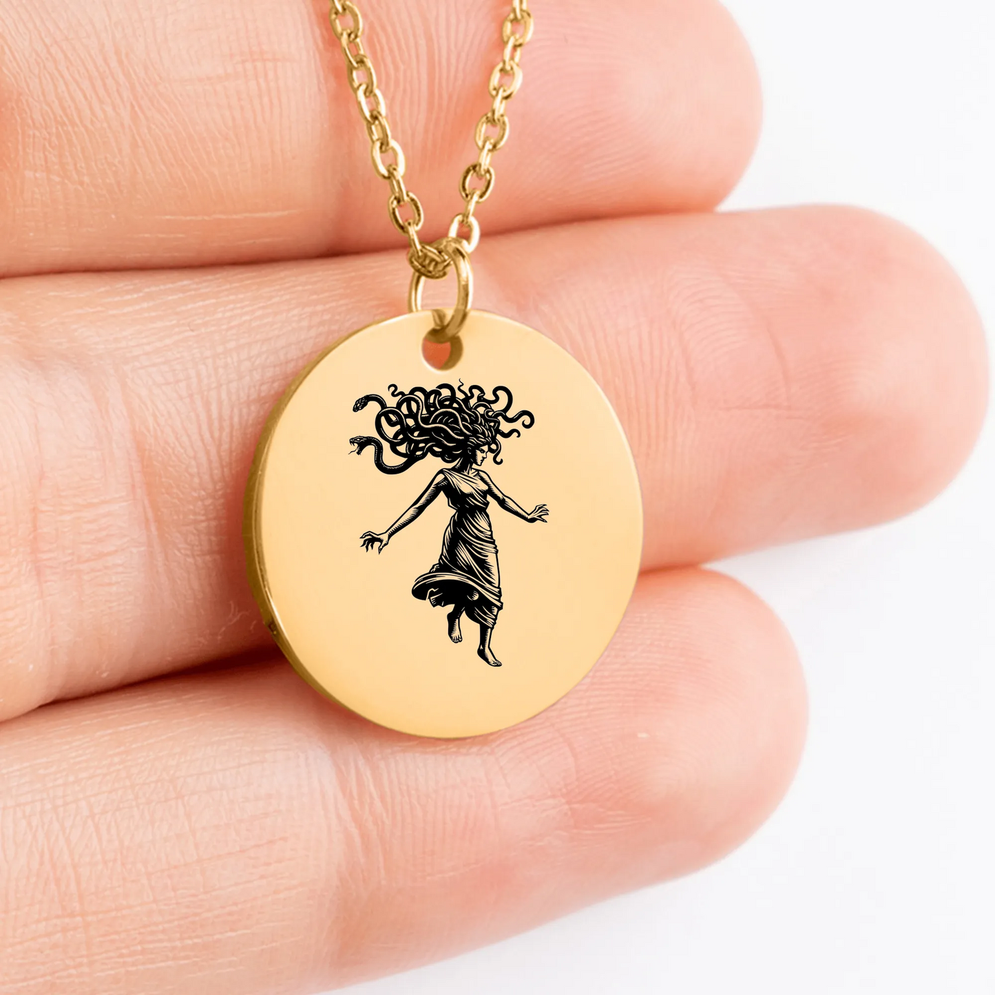 Enchanting Medusa necklace - Symbolic piece of Greek mythology jewelry